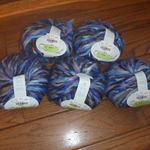 5 Balls Wool Blend Yarn - Color 5 Mistly Blue